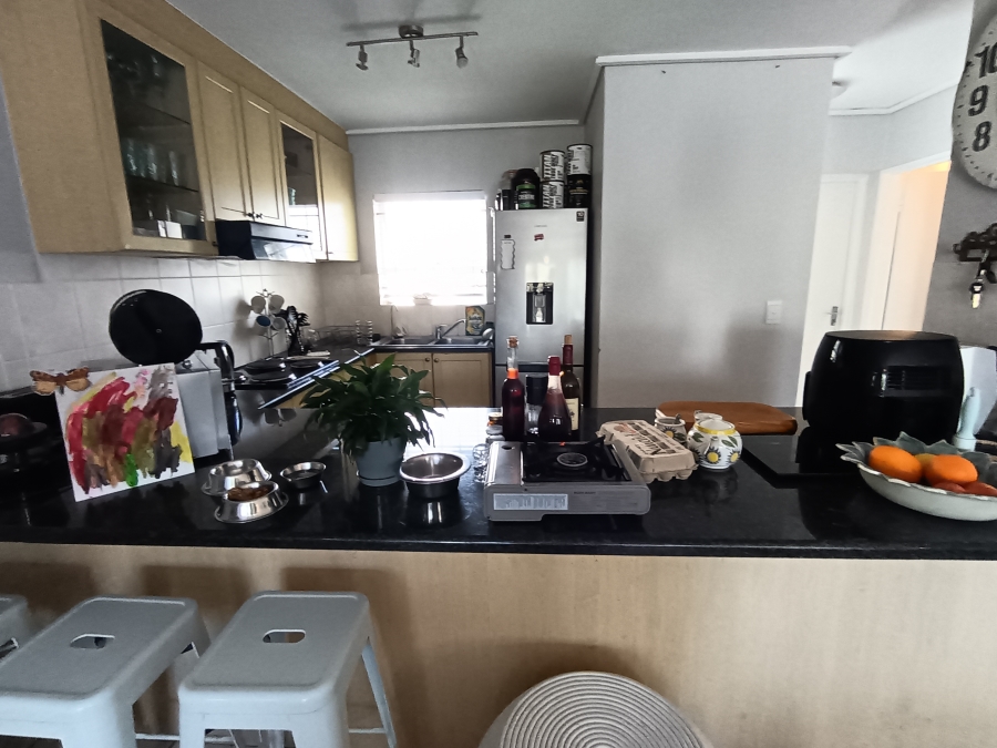 To Let 2 Bedroom Property for Rent in Big Bay Western Cape